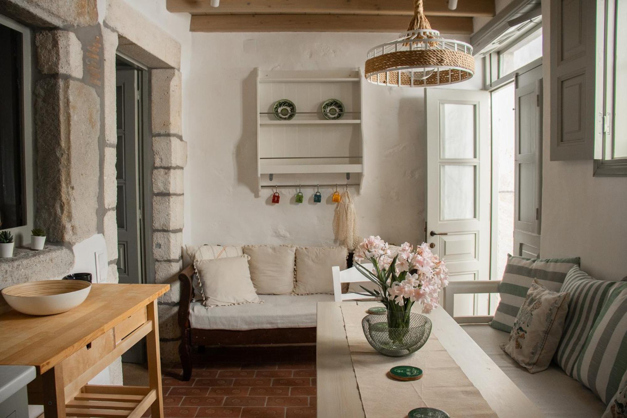 Patmos Traditional House Chora Near The Monastery Exterior foto