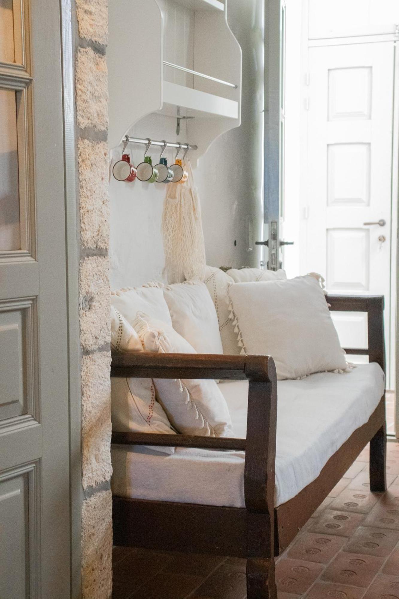 Patmos Traditional House Chora Near The Monastery Exterior foto